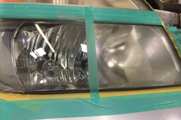 ヘッドライトの曇り、黄ばみ補修